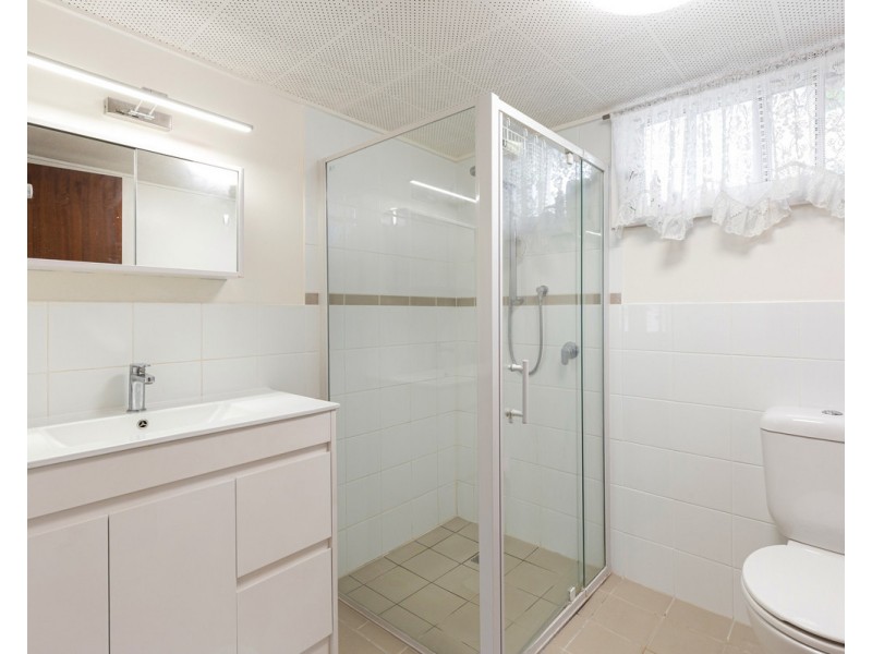 27 Tahiti Avenue, Palm Beach QLD 4221