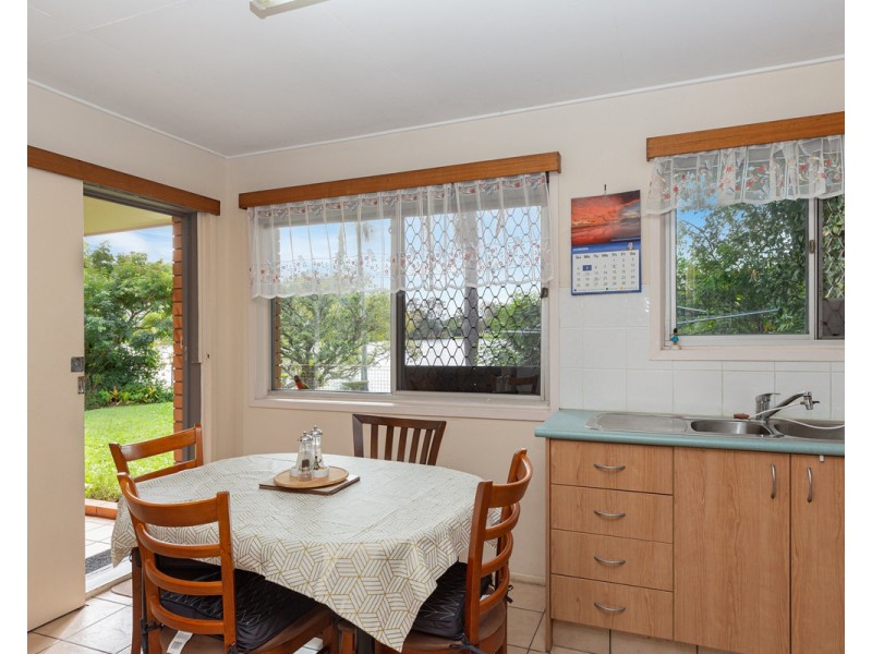 27 Tahiti Avenue, Palm Beach QLD 4221