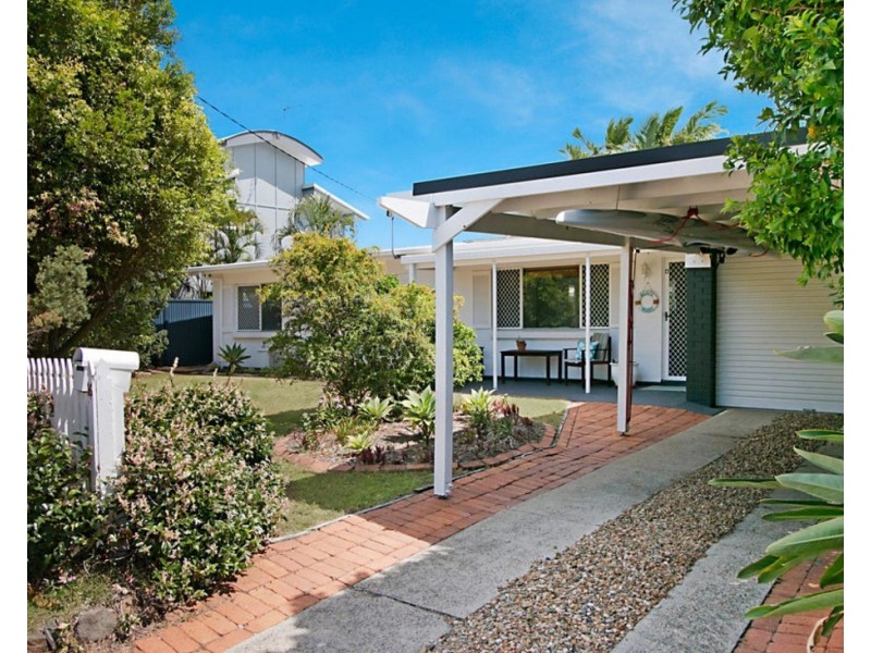 16 Lesley Avenue, Miami QLD 4220