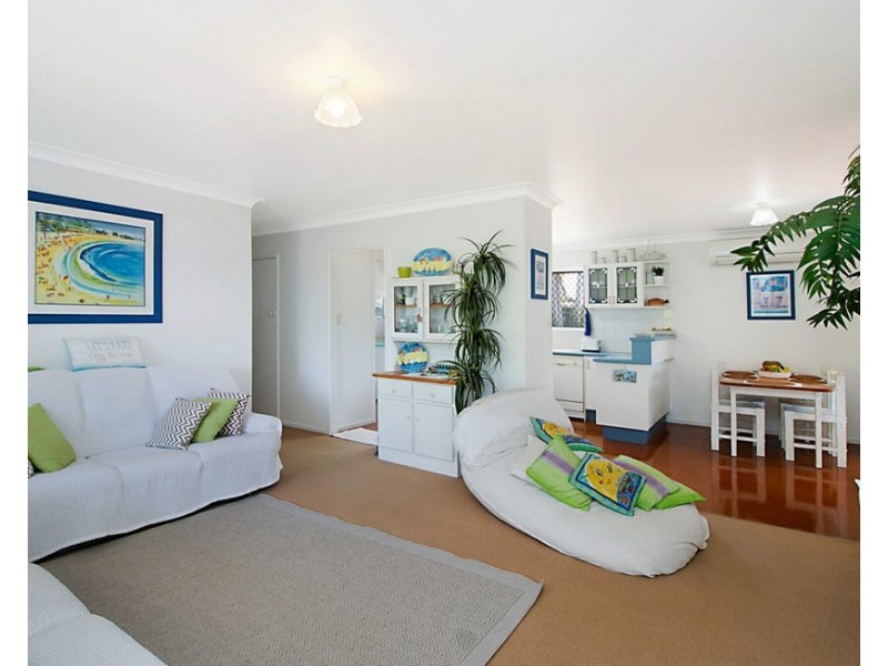 16 Lesley Avenue, Miami QLD 4220