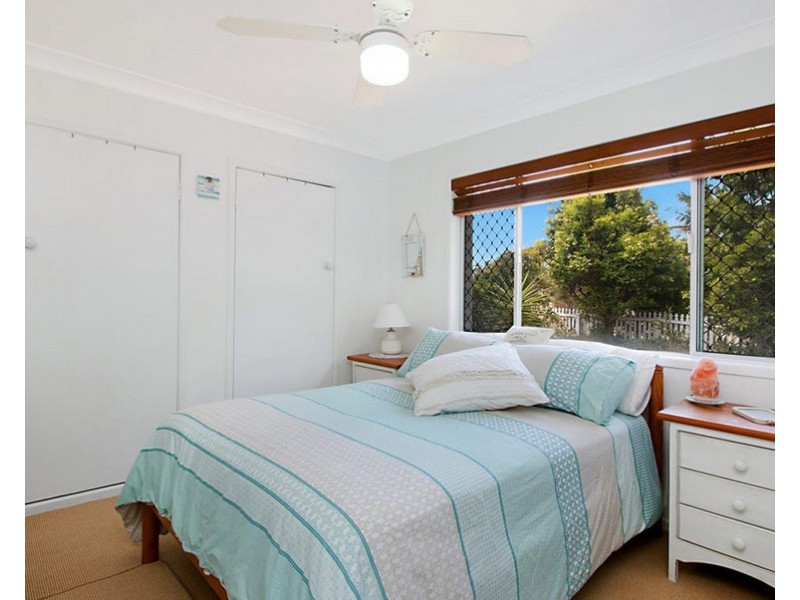 16 Lesley Avenue, Miami QLD 4220