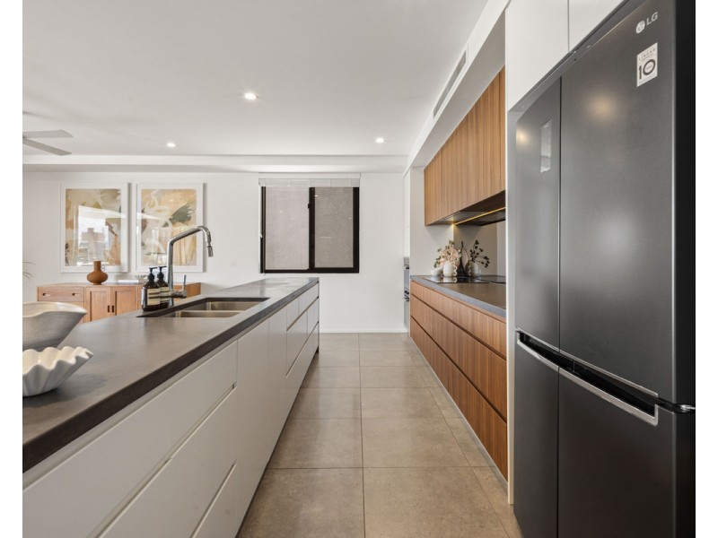 2/1 Nathan Street, Burleigh Heads QLD 4220