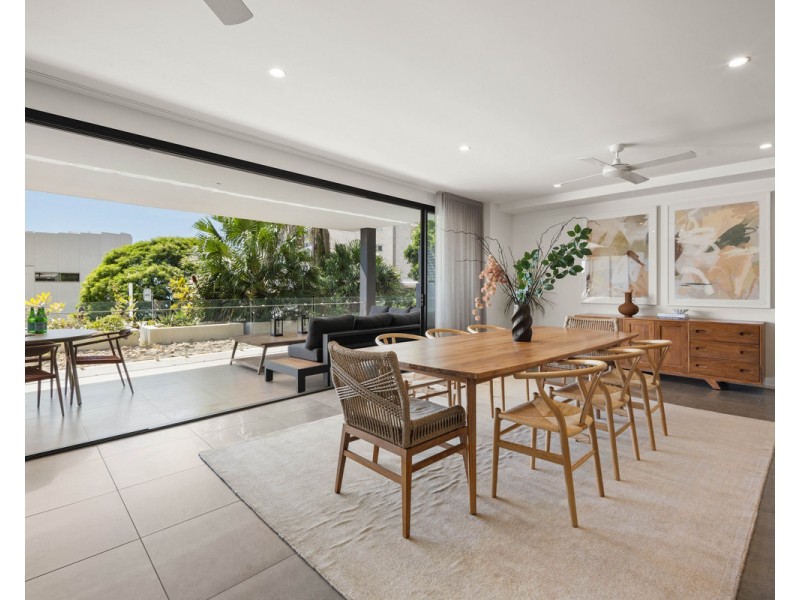 2/1 Nathan Street, Burleigh Heads QLD 4220