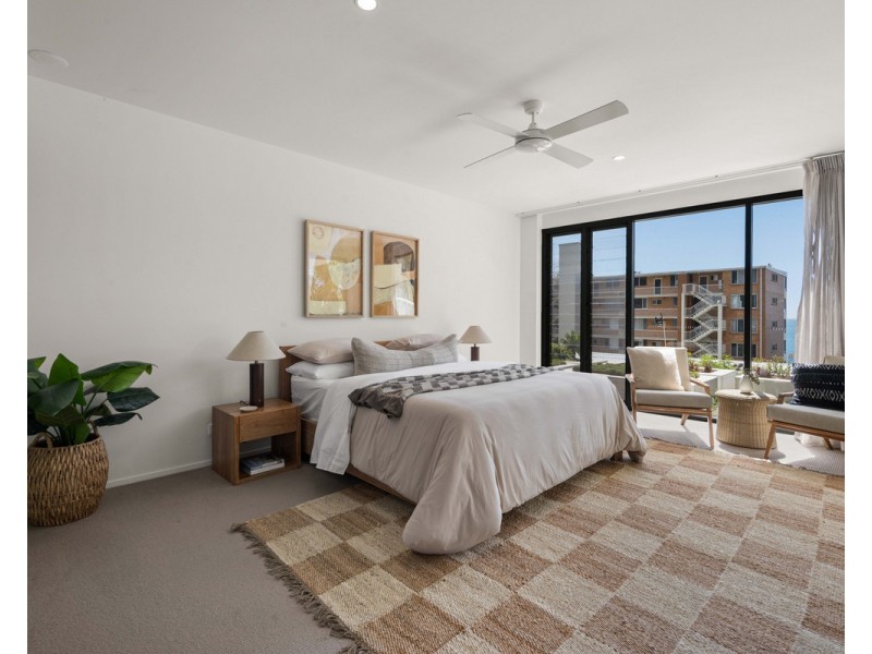 2/1 Nathan Street, Burleigh Heads QLD 4220