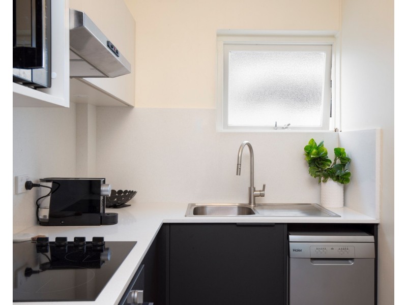 7/16 The Esplanade, Burleigh Heads QLD 4220