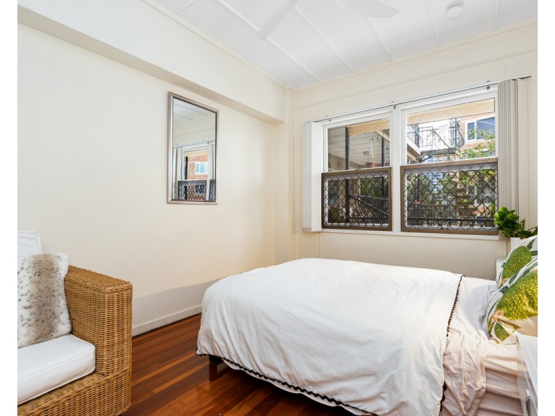 7/16 The Esplanade, Burleigh Heads QLD 4220