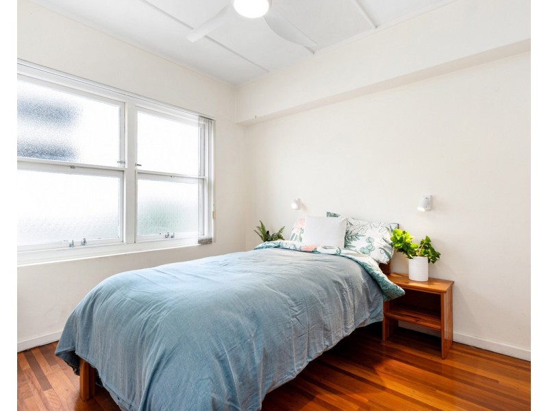 7/16 The Esplanade, Burleigh Heads QLD 4220