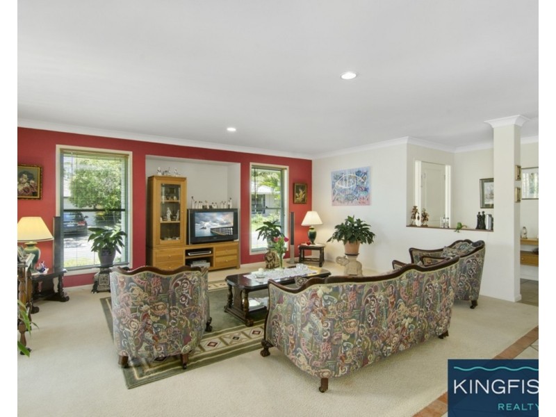 11 Casablanca Court, Burleigh Waters QLD 4220