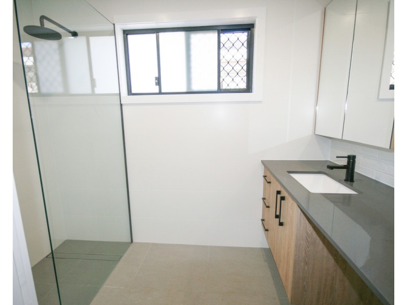 2/29 Chainey Avenue, Miami QLD 4220