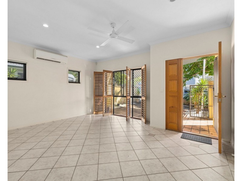 1/4 Ferny Fairway, Burleigh Heads QLD 4220