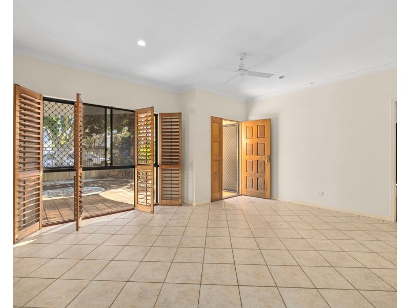 1/4 Ferny Fairway, Burleigh Heads QLD 4220