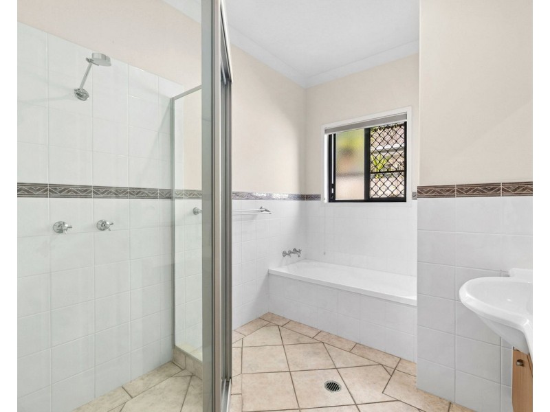 1/4 Ferny Fairway, Burleigh Heads QLD 4220