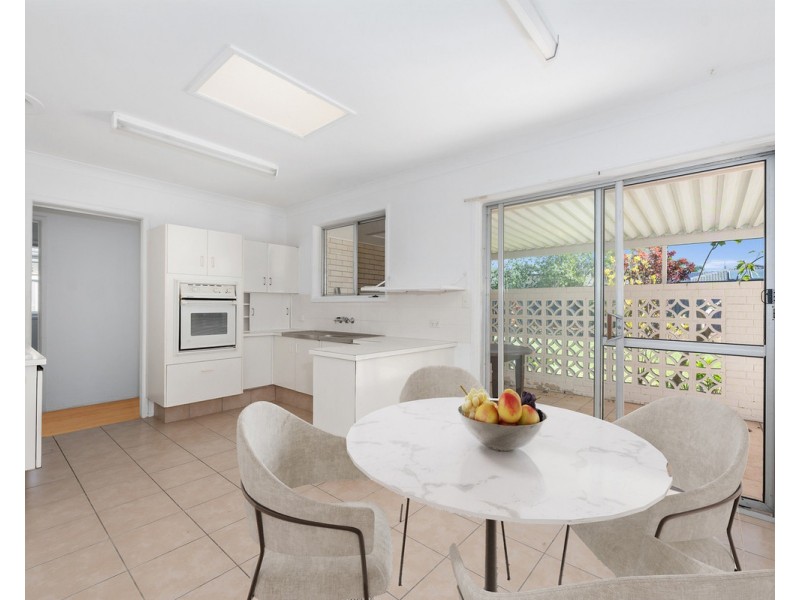 10 Sandpiper Drive, Burleigh Waters QLD 4220