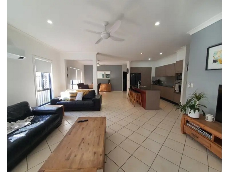 34 Gerona Circuit, Varsity Lakes QLD 4227