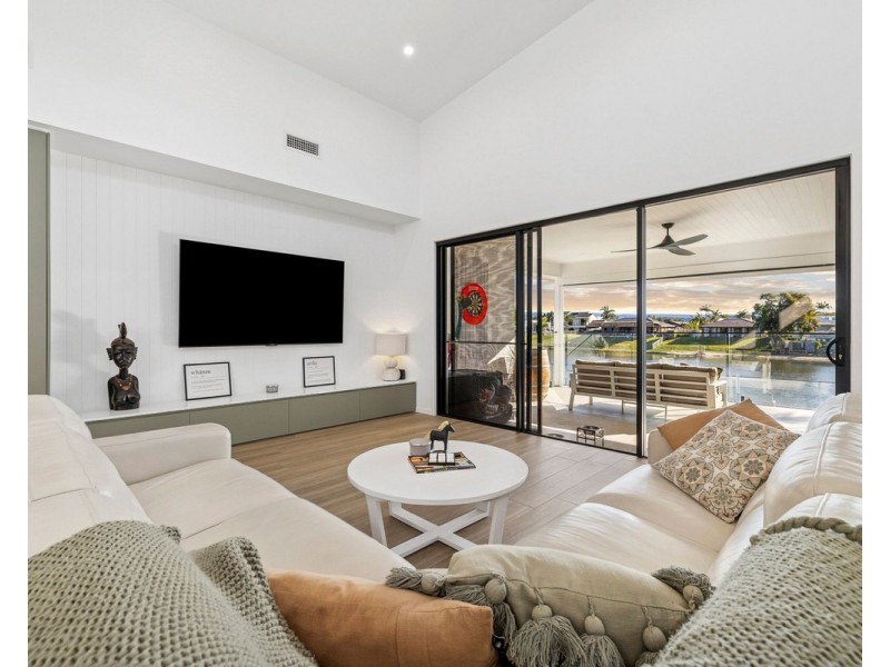 68 Jabiru Avenue, Burleigh Waters QLD 4220