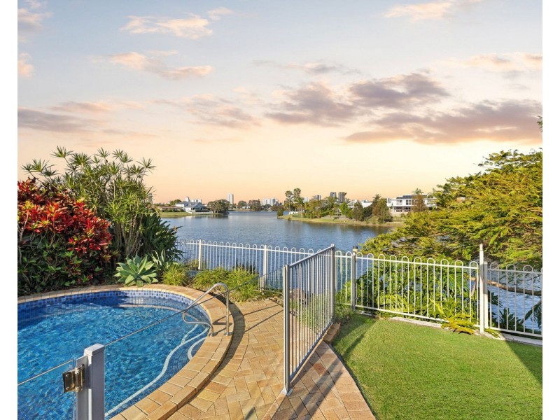 90 Dunlin Drive, Burleigh Waters QLD 4220