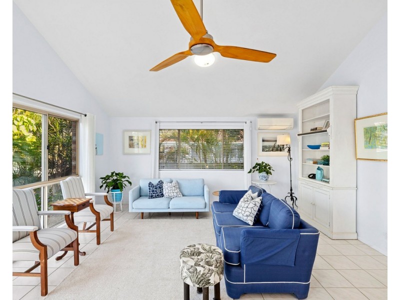 90 Dunlin Drive, Burleigh Waters QLD 4220