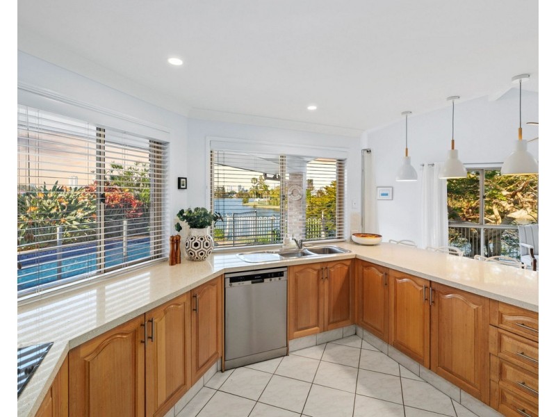 90 Dunlin Drive, Burleigh Waters QLD 4220