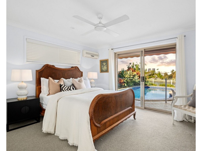 90 Dunlin Drive, Burleigh Waters QLD 4220
