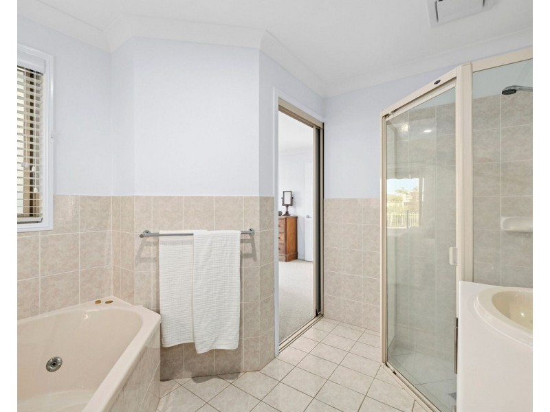 90 Dunlin Drive, Burleigh Waters QLD 4220
