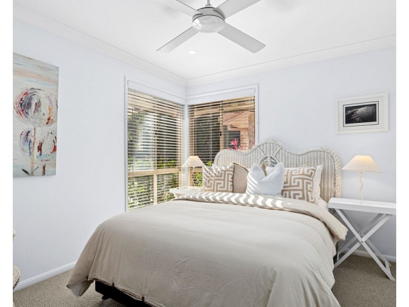 90 Dunlin Drive, Burleigh Waters QLD 4220