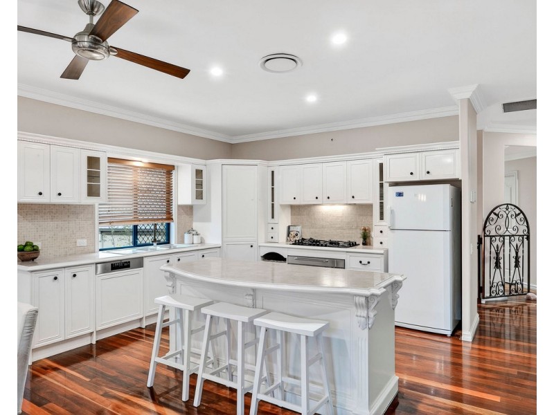 29 Pine Valley Drive, Robina QLD 4226
