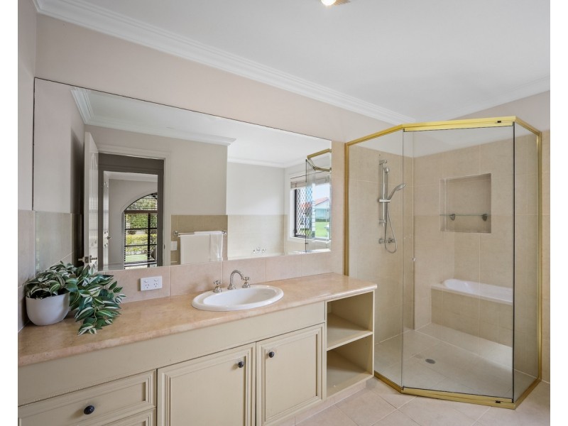 29 Pine Valley Drive, Robina QLD 4226