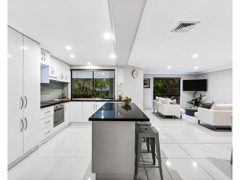 29 Pine Valley Drive, Robina QLD 4226