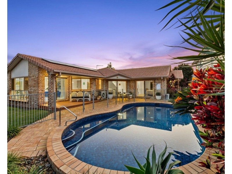 90 Dunlin Drive, Burleigh Waters QLD 4220