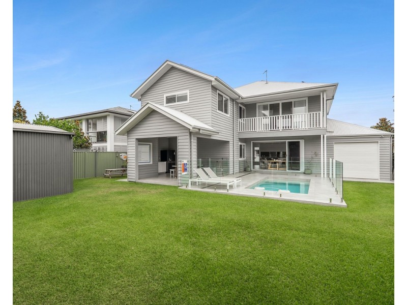 30 Sandpiper Drive, Burleigh Waters QLD 4220