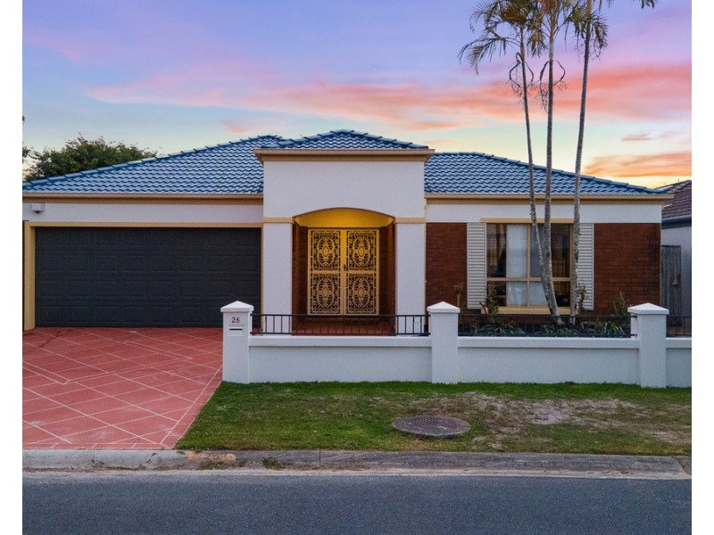 25 Gardendale Crescent, Burleigh Waters QLD 4220