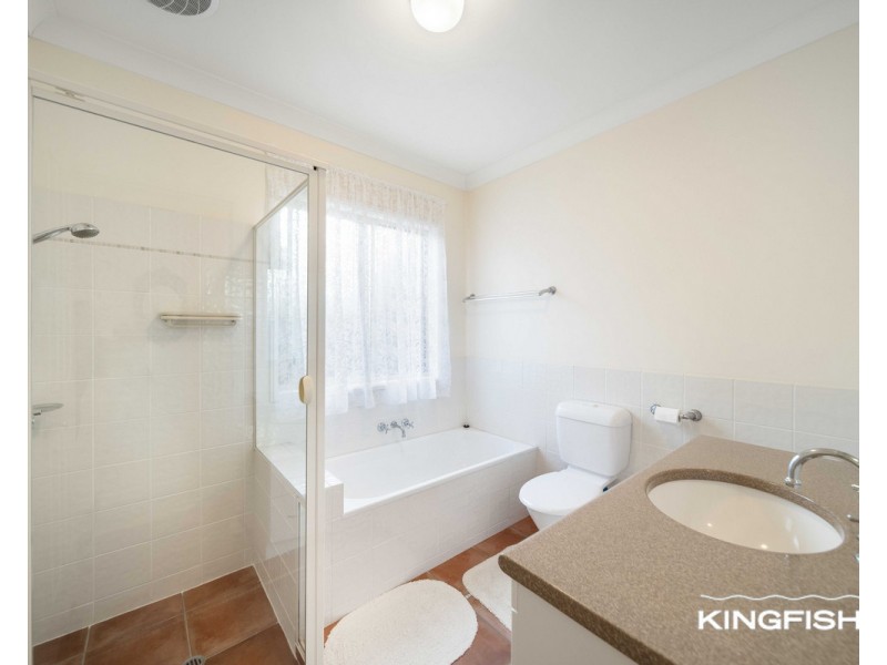 25 Gardendale Crescent, Burleigh Waters QLD 4220