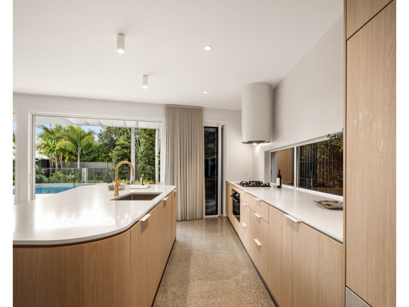 17A Sandpiper Drive, Burleigh Waters QLD 4220