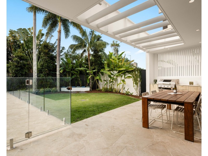 17A Sandpiper Drive, Burleigh Waters QLD 4220