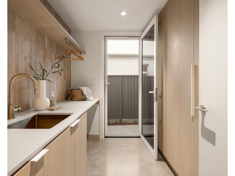 17A Sandpiper Drive, Burleigh Waters QLD 4220