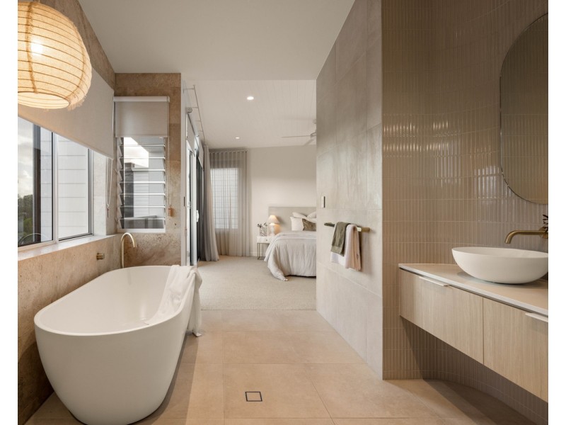 17A Sandpiper Drive, Burleigh Waters QLD 4220