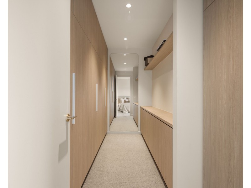 17A Sandpiper Drive, Burleigh Waters QLD 4220