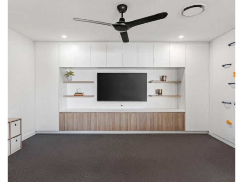 70 Wedgebill Parade, Burleigh Waters QLD 4220