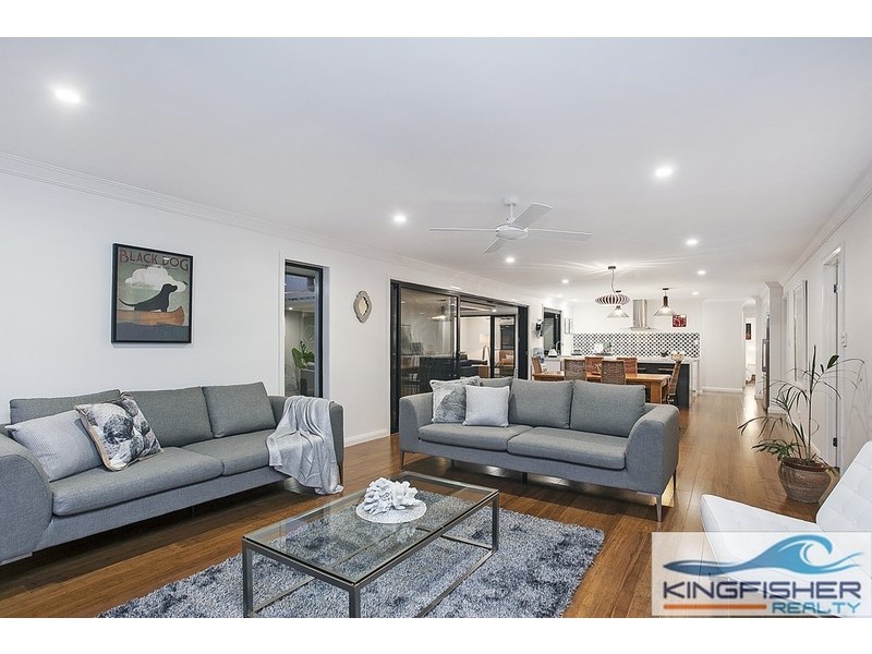 174 Burleigh Street, Burleigh Waters QLD 4220