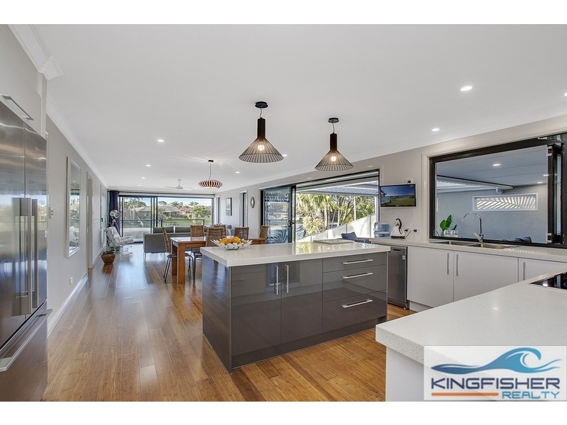 174 Burleigh Street, Burleigh Waters QLD 4220