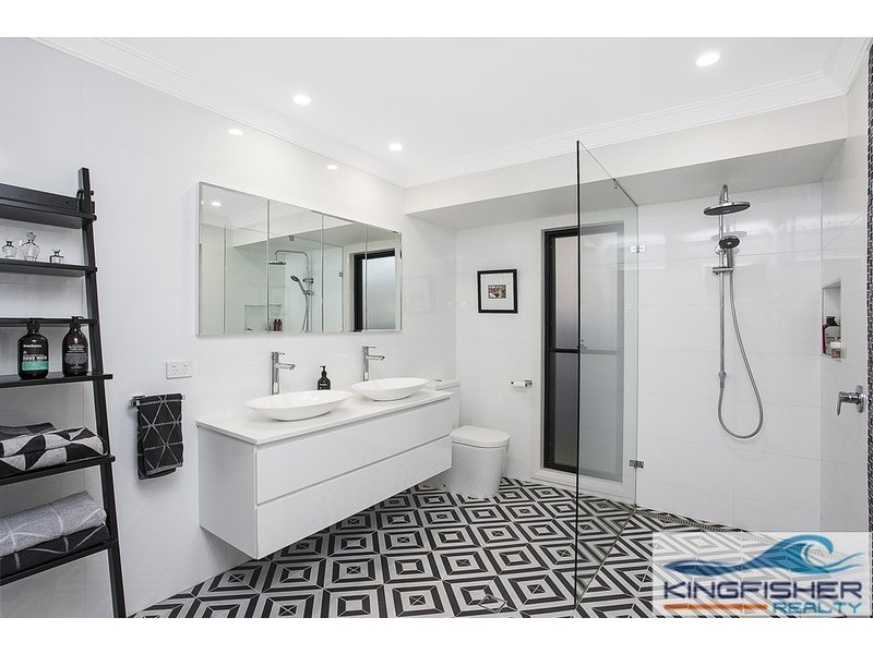 174 Burleigh Street, Burleigh Waters QLD 4220