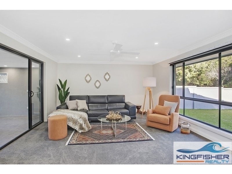 174 Burleigh Street, Burleigh Waters QLD 4220