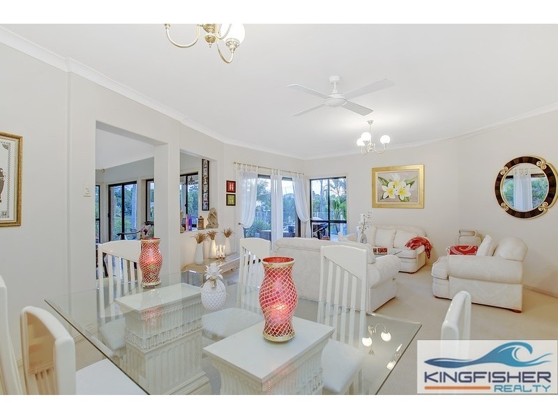 6 Crozet Court, Burleigh Waters QLD 4220