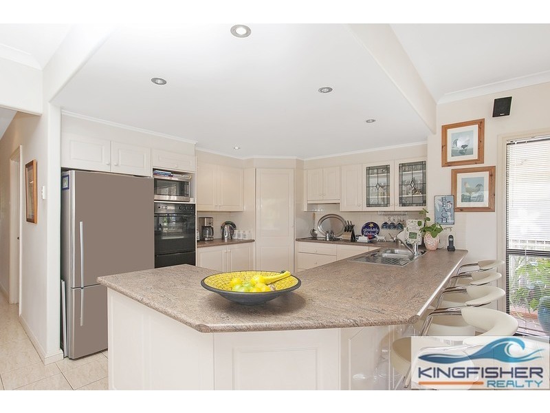 6 Crozet Court, Burleigh Waters QLD 4220