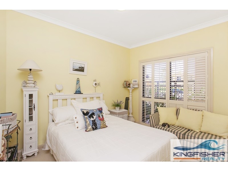 6 Crozet Court, Burleigh Waters QLD 4220