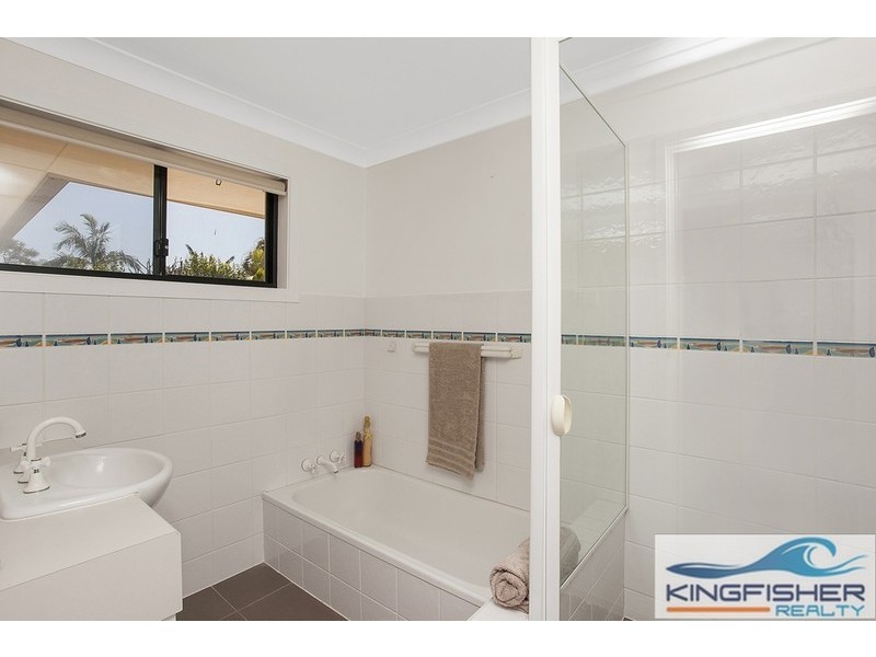 54 Bluejay Street, Burleigh Waters QLD 4220