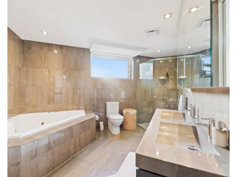 201/200 The Esplanade, Burleigh Heads QLD 4220