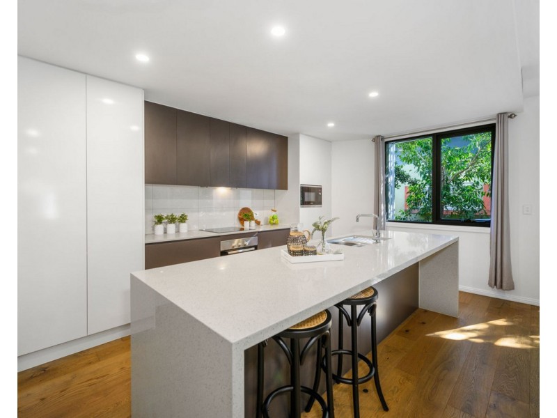 2/21 East Street, Burleigh Heads QLD 4220