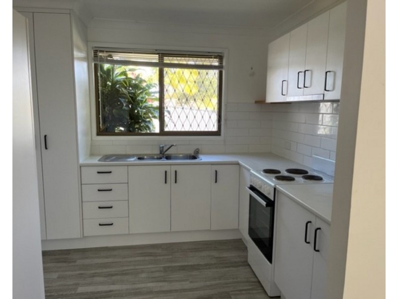 2/6 Corunna Cr, Ashmore QLD 4214