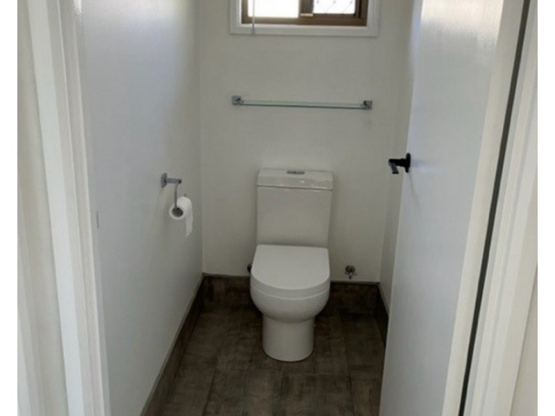 2/6 Corunna Cr, Ashmore QLD 4214